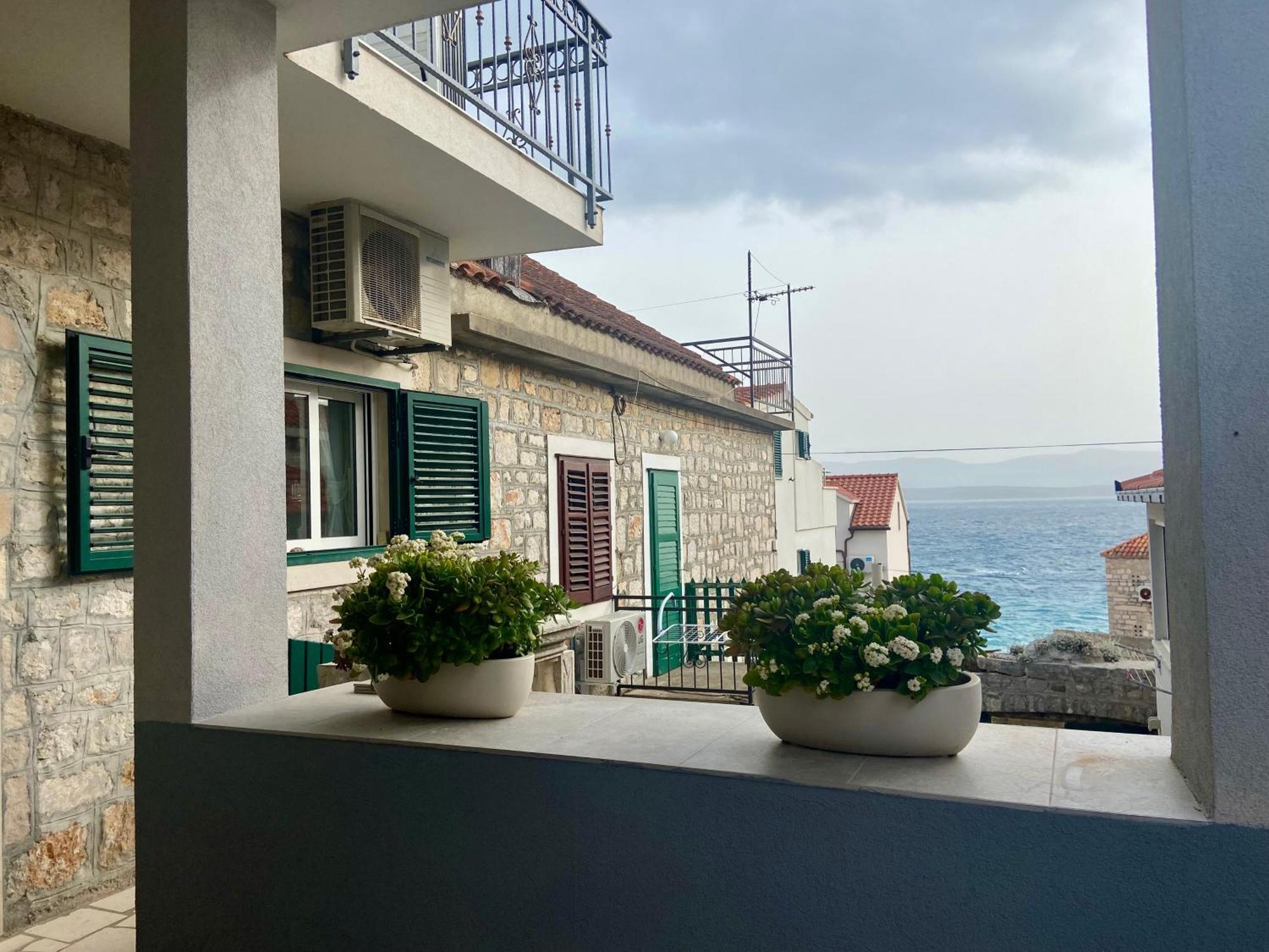 Apartment Simon - Old Stone Charm, Central Bol Life Exterior photo