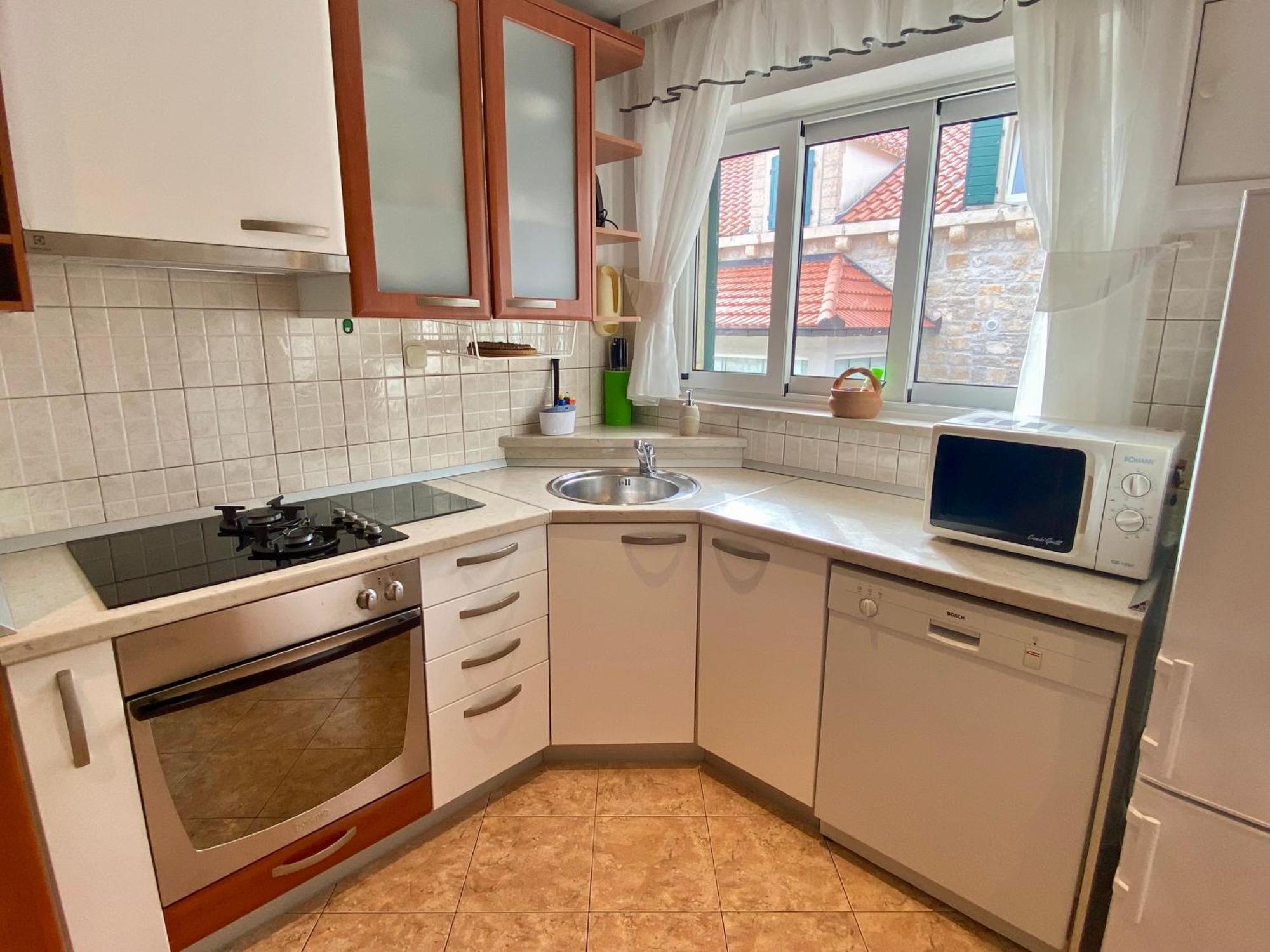 Apartment Simon - Old Stone Charm, Central Bol Life Exterior photo