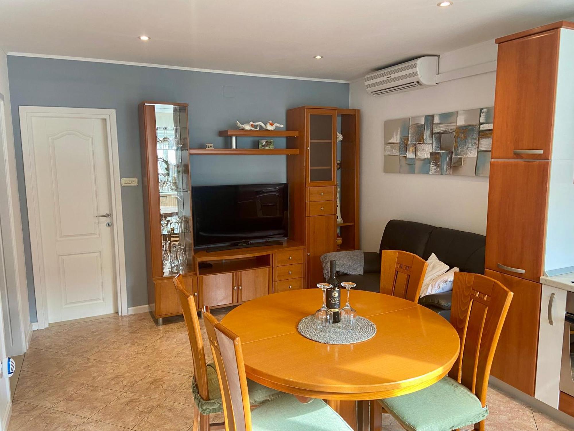 Apartment Simon - Old Stone Charm, Central Bol Life Exterior photo