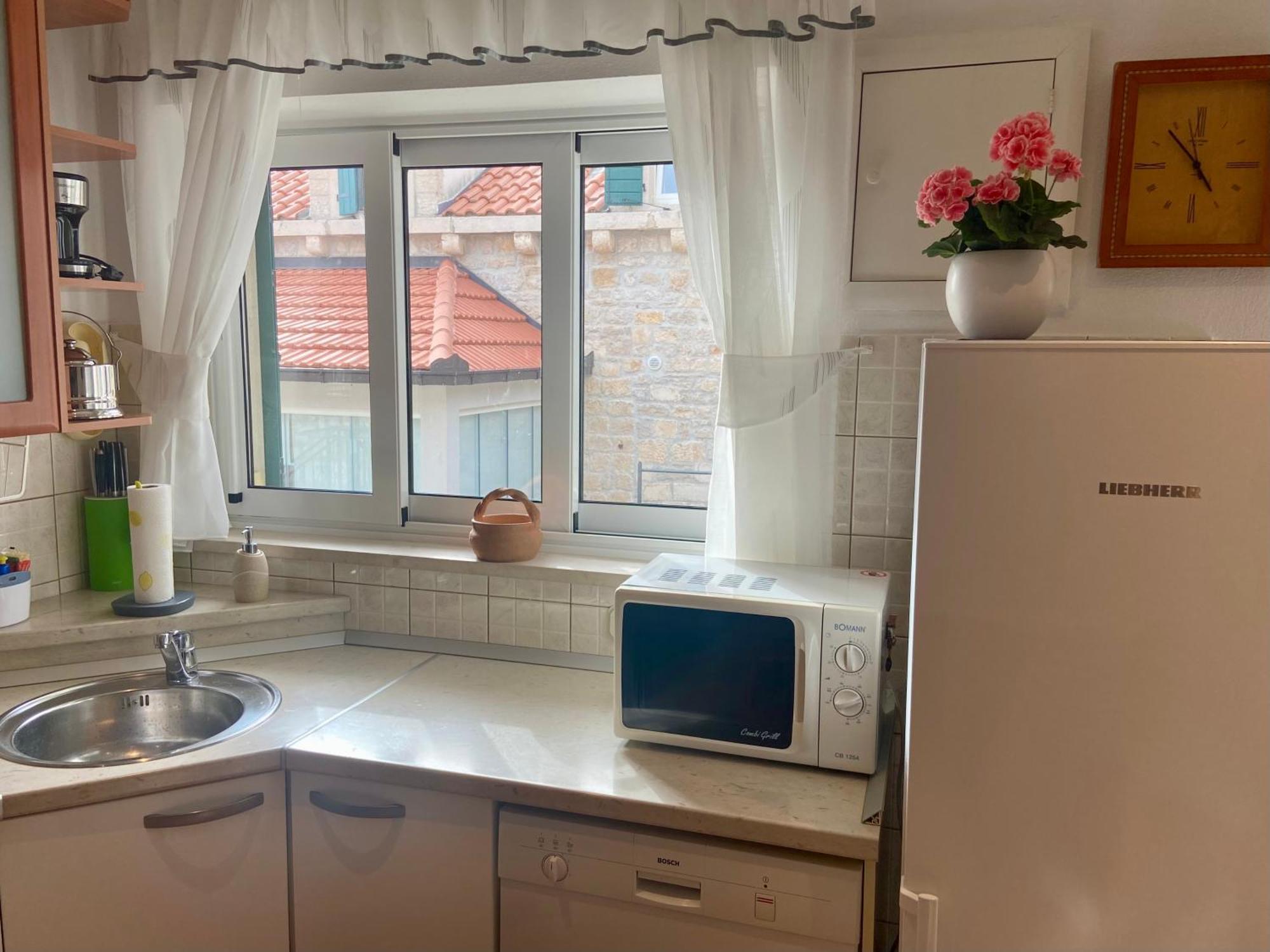 Apartment Simon - Old Stone Charm, Central Bol Life Exterior photo